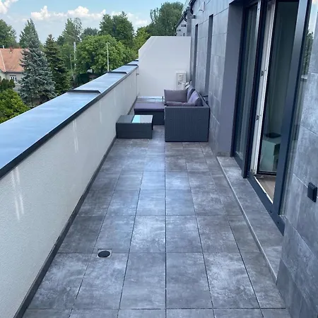 Aranyhid Apartment *
